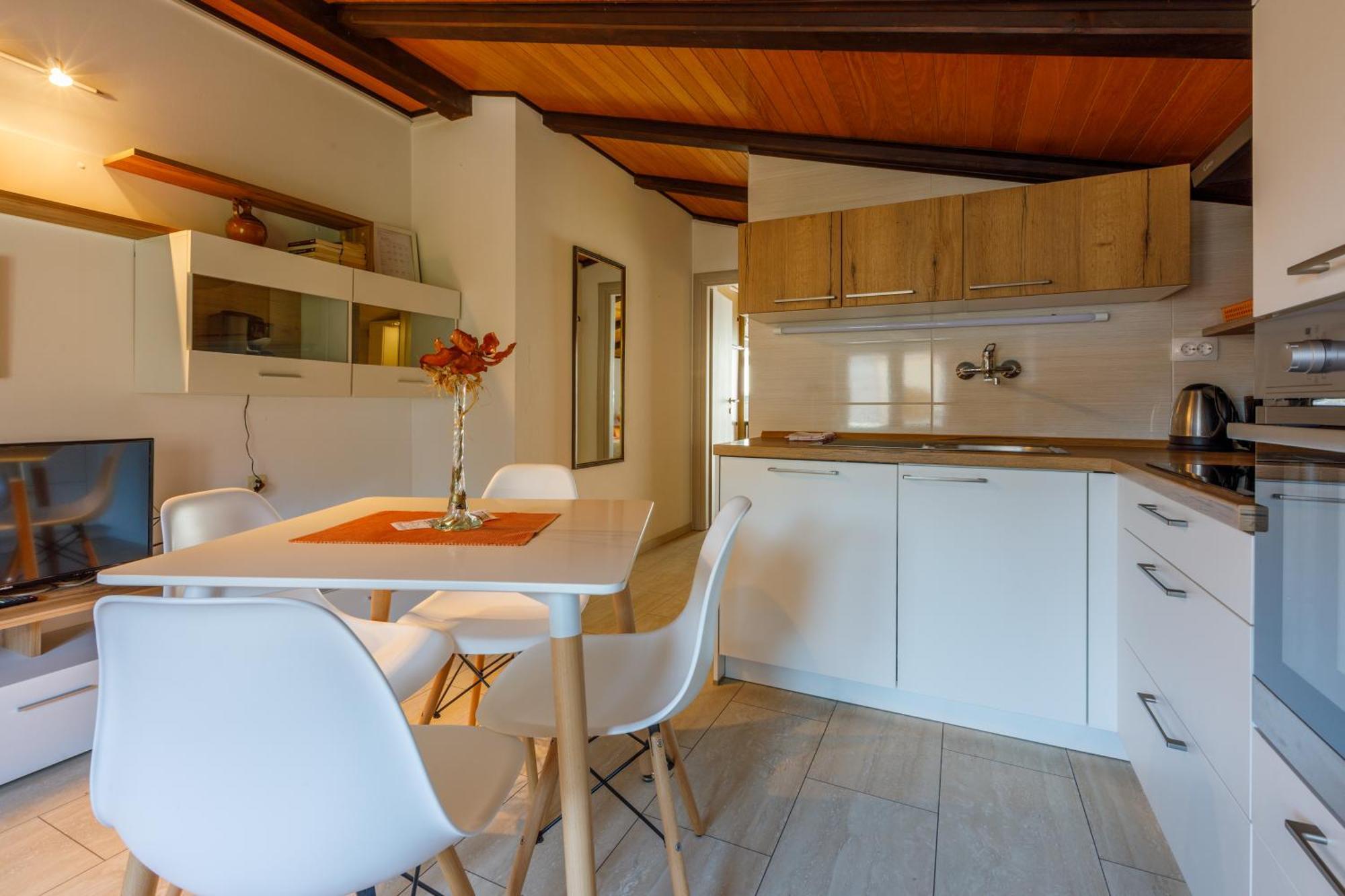 Visnja Apartment *