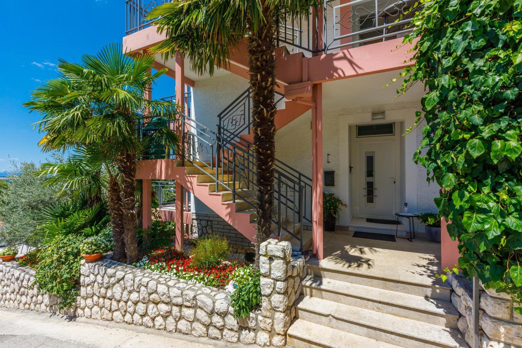 Apartment Visnja *